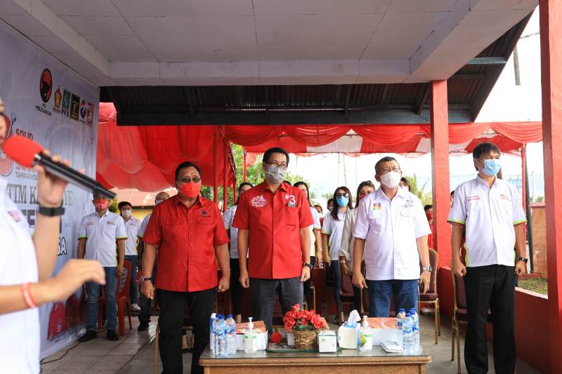 Olly-Steven 'Panen' Dukungan, Steven Resmikan Sekretariat Komunitas Relawan di Kawangkoan