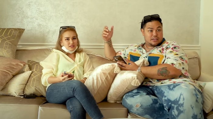 Soal Hubungannya dengan Ivan Gunawan, Ayu Ting Ting Bingung: 'Enggak Jelas'