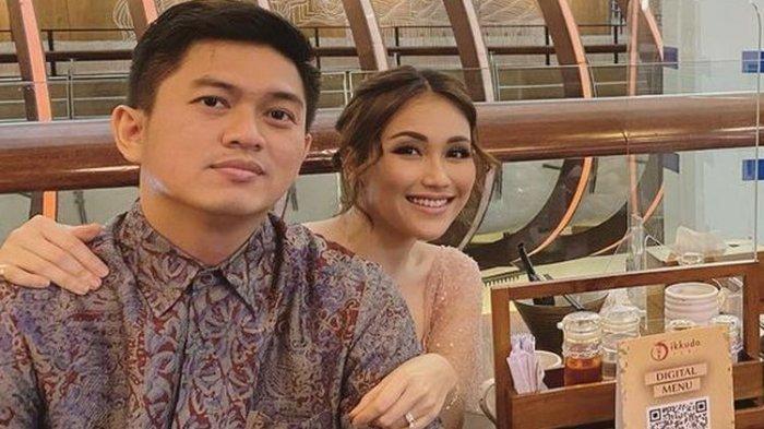 Ini Pesan Menyentuh Adik Ayu Ting Ting Paca Pernikahannya dengan Adit Jayusman di Batalkan