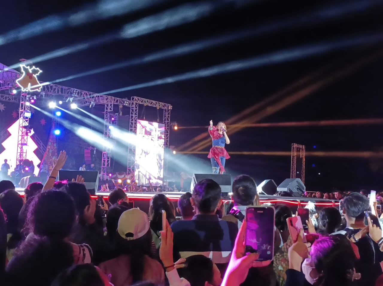 Bams dan Putri Siagian Hipnotis Ribuan Pemuda GMIM di Manado Sulawesi Utara