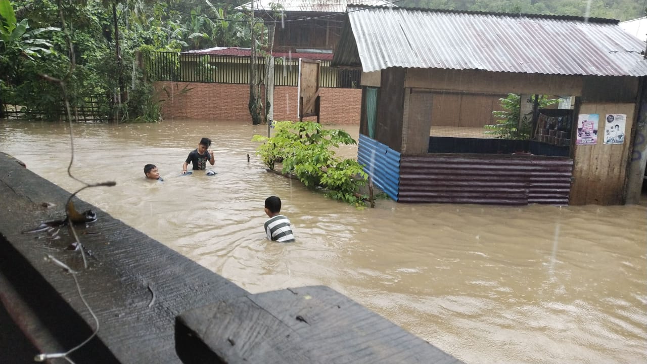 banjir-taas-manado.jpg