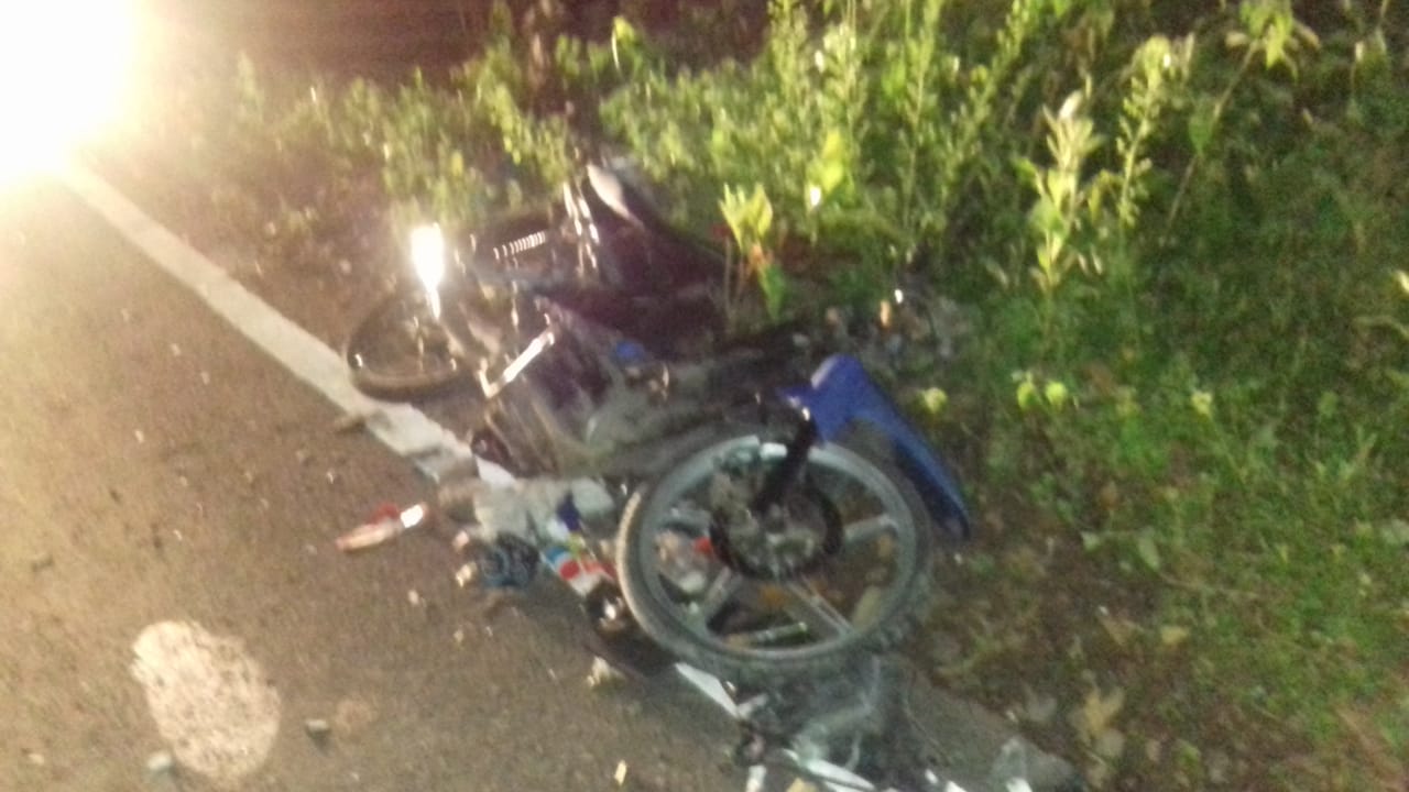 Beat Vs Vega ZR di Tikungan Kelurahan Papusungan Lembeh, Gadis 17 Tahun Dilarikan ke Rumah Sakit