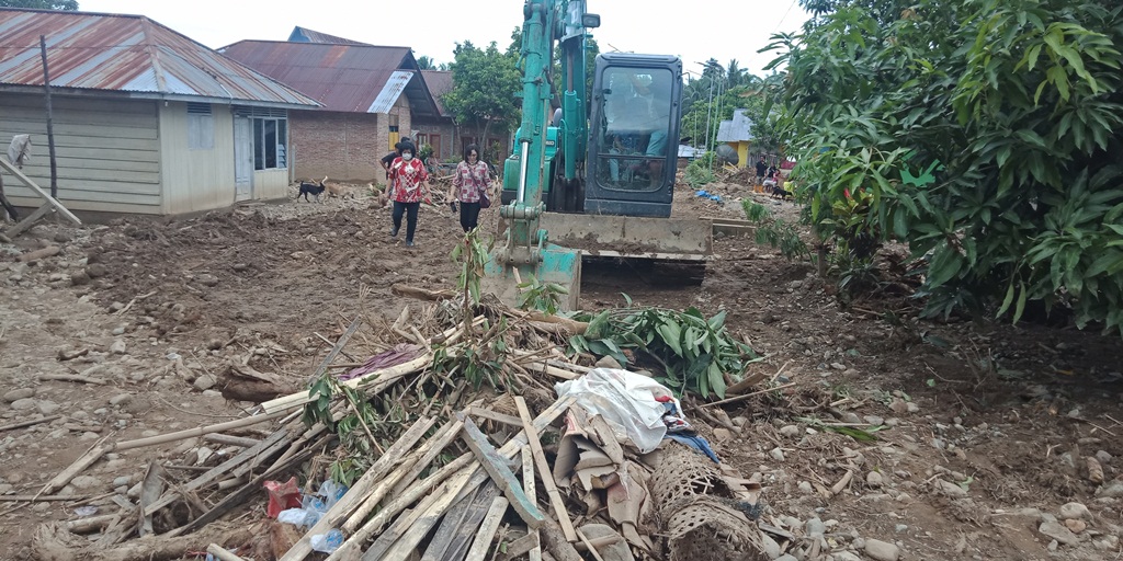 Polres Siap Lidik Kasus Ilegal Logging, Bupati Yasti Larang Sangadi Terbitkan SKT