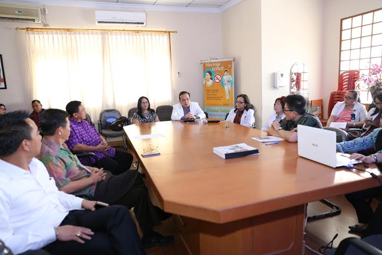 BREAKING NEWS: Calon Gubernur Sulut Benny Mamoto Jalani Tes Kesehatan