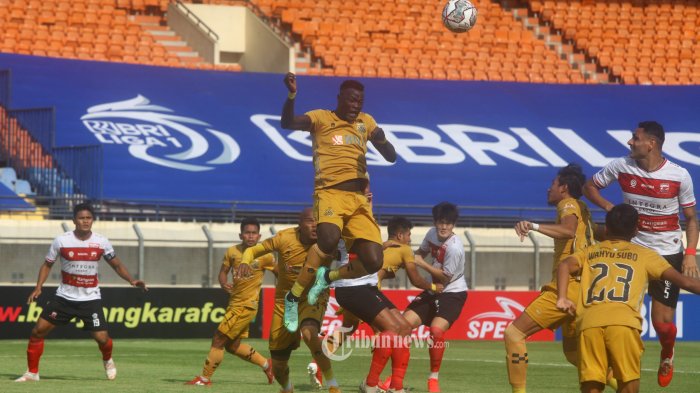 bhayangkara-fc-menghadapi-madura-united.jpg