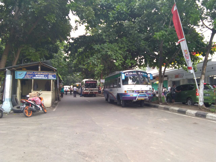 Legislator Bitung Hadang Angkot Masuk Terminal