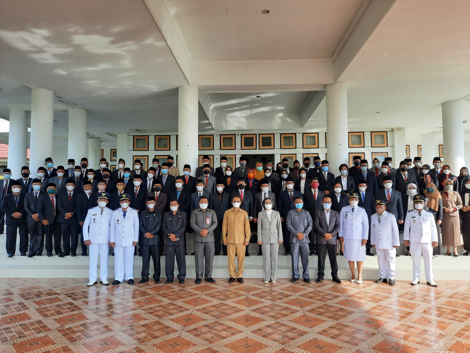 Lantik Pejabat Baru, Bupati Bolmong Yasti Mokoagow Ingatkan Jangan Ambil Hak Bawahan