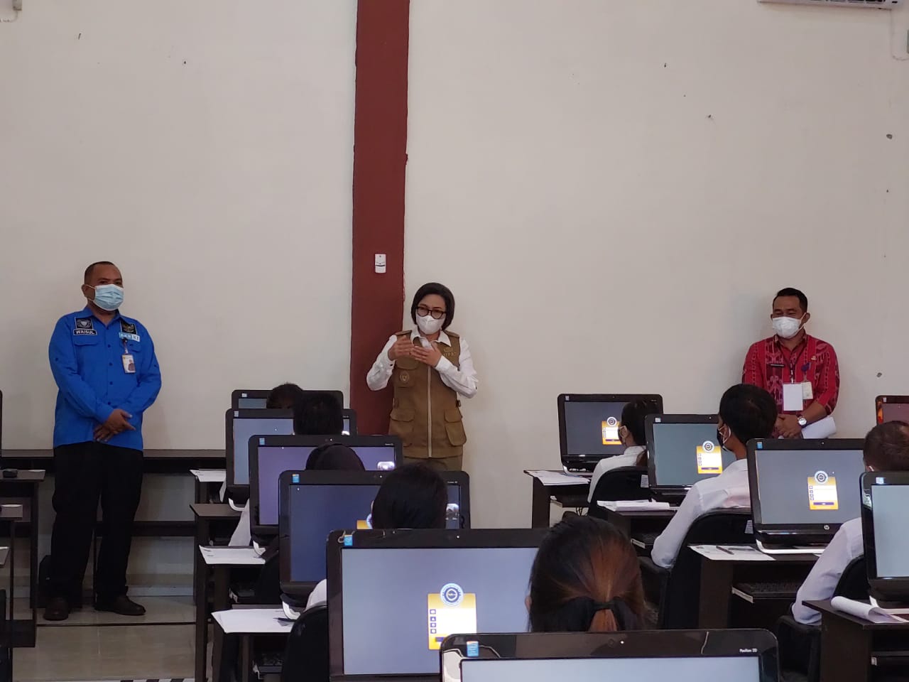 bupati-bolmong-yasti-soepredjo-mokoagow-saat-membuka-skd-cpns-bolmong-tahun-2021.jpg