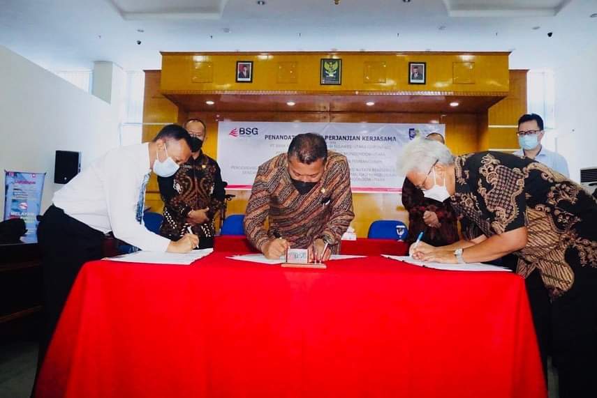Bupati Bolmut Depri Pontoh Tandatangani Nota Kesepahaman Bersama BPKP dan Bank SulutGo
