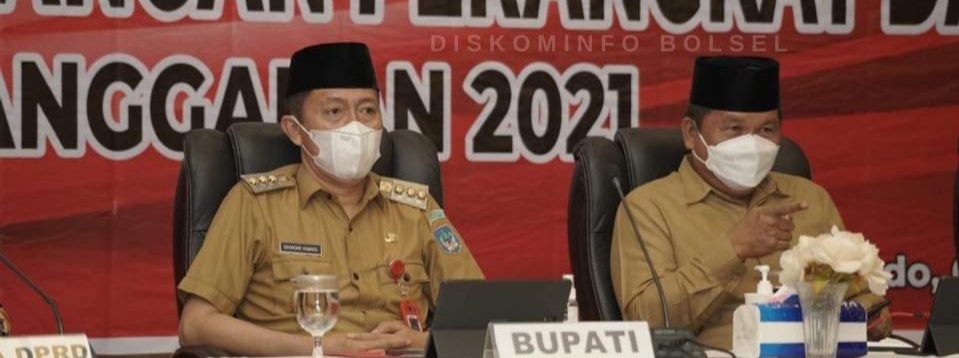 bupati-bolsel-haji-iskandar-kamaru-bersama-wakil-bupati-deddy-abdul-hamid.jpg