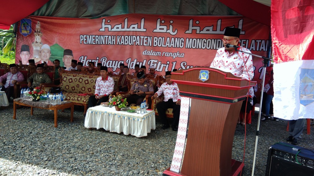 bupati-bolsel-hi-herson-mayulu_20170706_183321.jpg