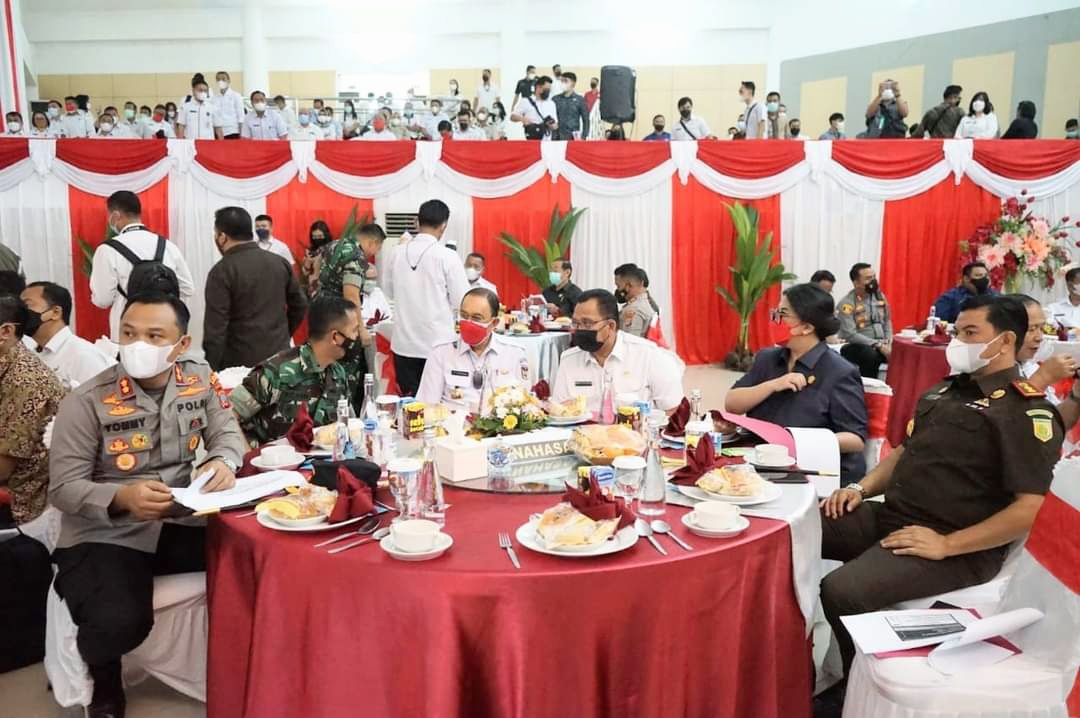 bupati-minahasa-dan-forkopimda-hadiri-rapat-kerja-pemerintahan-tahun-2022hggfhfgh.jpg