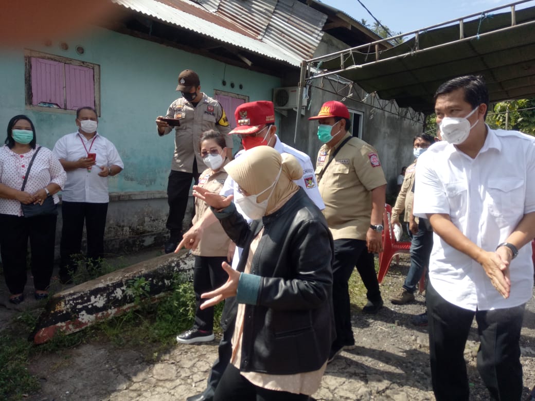 bupati-minahasa-ror-dampingi-mensos-risma-tinjau-daerah-terdampak-bencana-alam.jpg