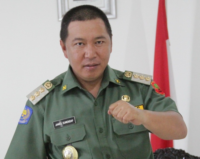 bupati-minahasa-tenggara-james-sumendap_20160614_165410.jpg
