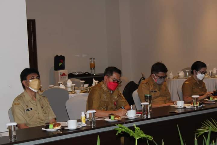 bupati-minahasa-utara-joune-ganda-mengikuti-rapat-koordinasi-terkait-pemanfaatan-aset-ptpn.jpg