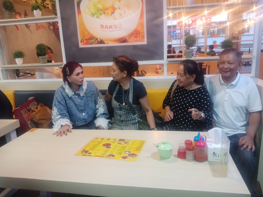 Bupati Minut Vonnie Panambunan Sambangi Megamall, Langsung Berbagi 'Kasih' dengan Pengunjung