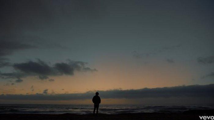 Chord Gitar dan Lirik Lagu Like I Need U - Keshi: Pain, That’s an Option, No Time For Nonsense