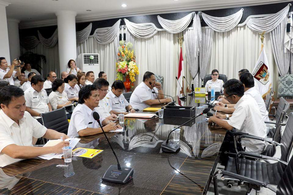 Bupati Tetty Pimpin Rapat Evaluasi Pengelolaan Anggaran