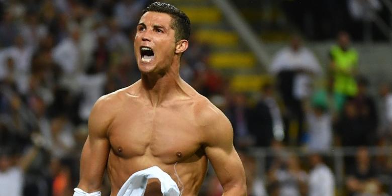 cristiano-ronaldo-perut-six-pack_20160720_104936.jpg