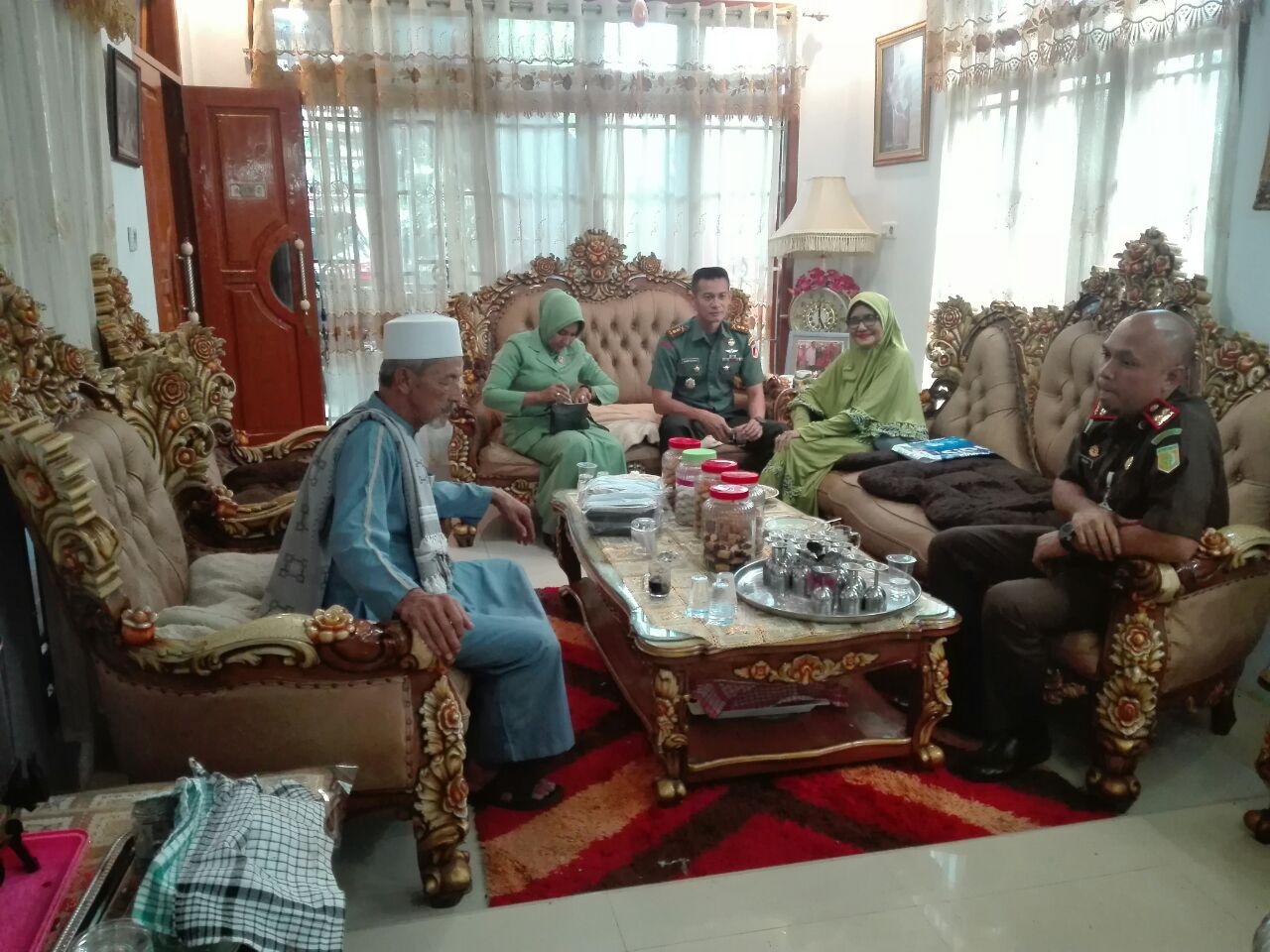 dandim-minahasa-bersilaturahmi-dalam-rangka-halal-bihalal-dan-lebaran-ketupat.jpg