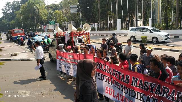 Demo ke Kemenristekdikti, Masyarakat Peduli Pendidikan Tinggi Sulut Tuntut Cabut SK Rektor Unsrat