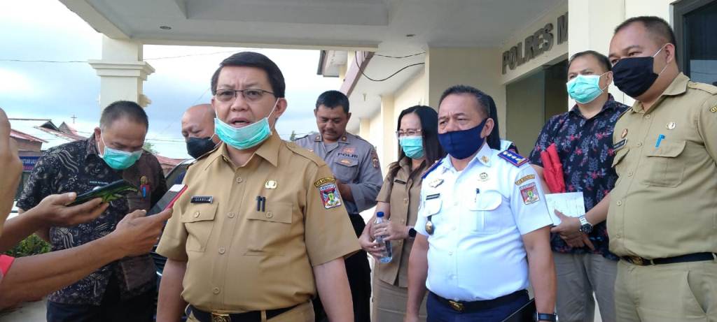 Menjawab Kekhawatiran Warga, Begini Pesan Asisten 1 Minahasa Terkait Penyaluran Bansos