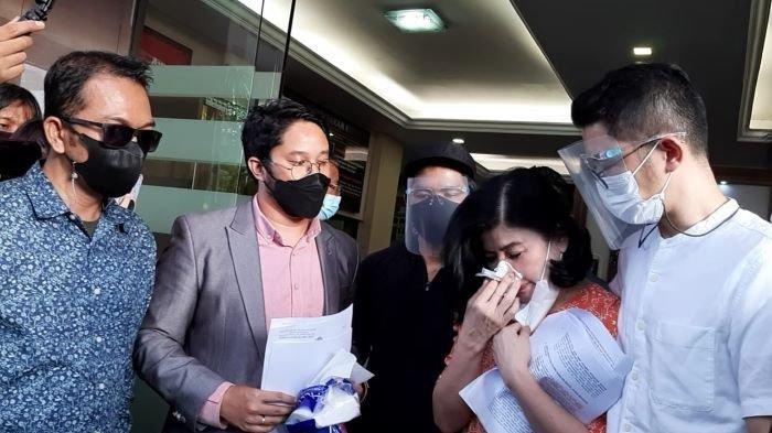 Hotma Sitompul dan Kuasa Hukum Dilaporkan Desiree Tarigan, Hotma Ingin Gunakan Jalur Damai