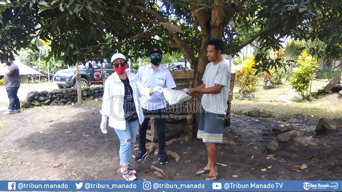 Martina Lengkong Turun Langsung Bagikan 1 Ton Beras Bersama BM-OD