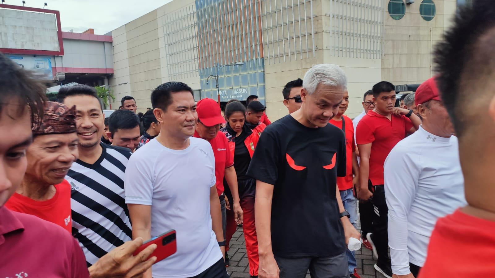 Bupati Minut Joune Ganda Ikut Lari Pagi dan Ngopi Bareng Ganjar Pranowo di Kawasan Megamas Manado
