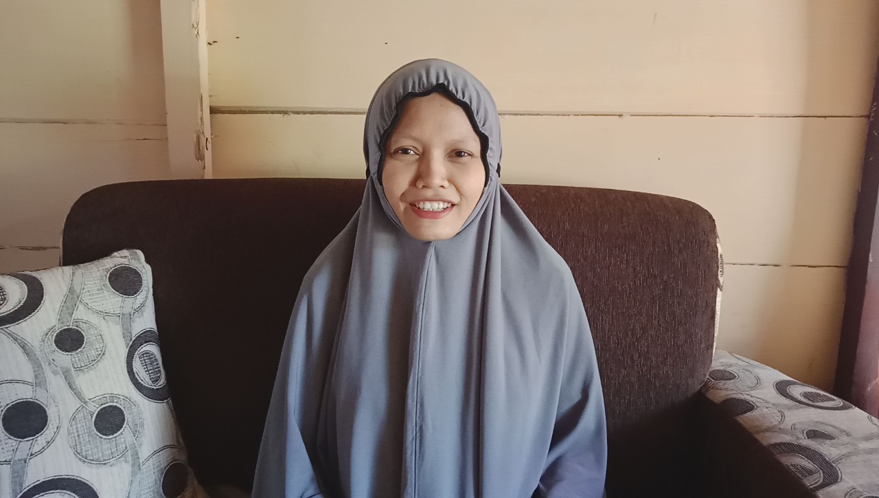 Dian Praharsini Abdullah, Guru Bolmong Peraih Award Reinventing Local Heroes Dari Tribun Institute