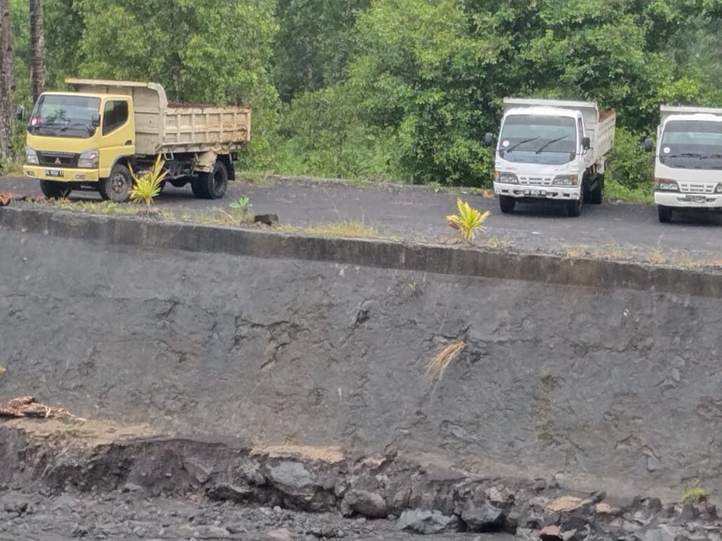 Kawah Gunung Karangetang di Sitaro Keluarkan Api, Warga Diminta Waspada