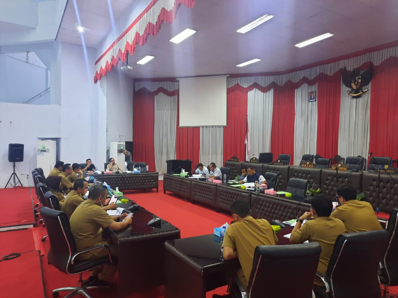 dprd-kota-kotamobagu-mengelar-rapat-finalisasi-lkpj-kota-kotamobagu890.jpg