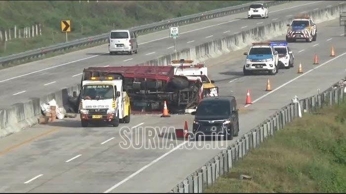 2 Truk Kecelakaan, Ada yang Masuk ke Parit, Begini Kondisi Pengendara
