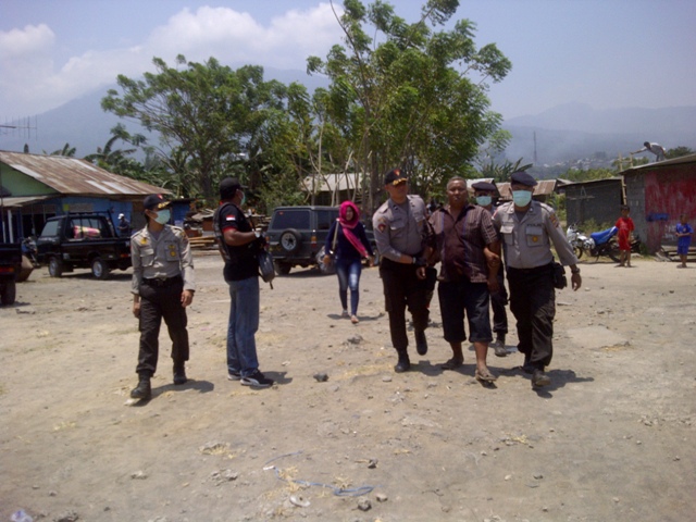 Menolak Eksekusi, Dua Warga Diamankan Tim Tarsius Polres Bitung