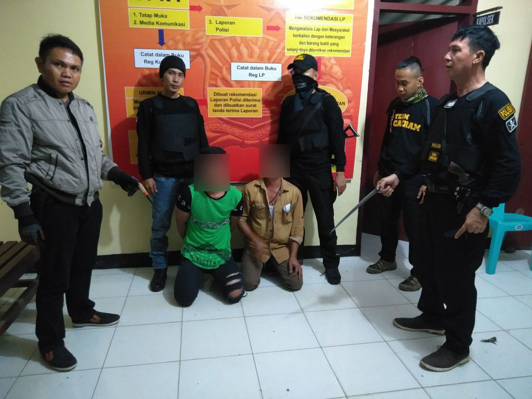 Bawa Sajam, 2 Warga Tompasobaru Tak Berkutik Diamankan Polisi