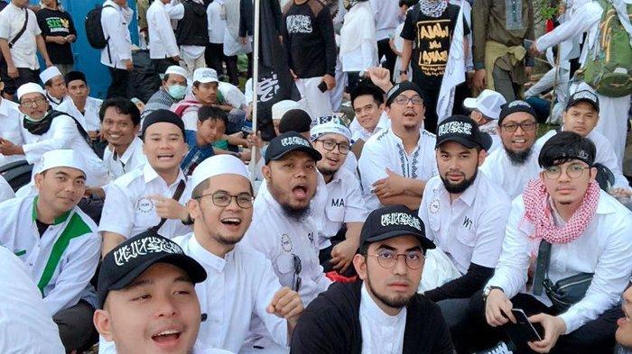 Terjun Reuni 212 di Monas Jakarta 2 Desember 2018, Begini Doa Haru Dude Herlino hingga Teuku Wisnu!