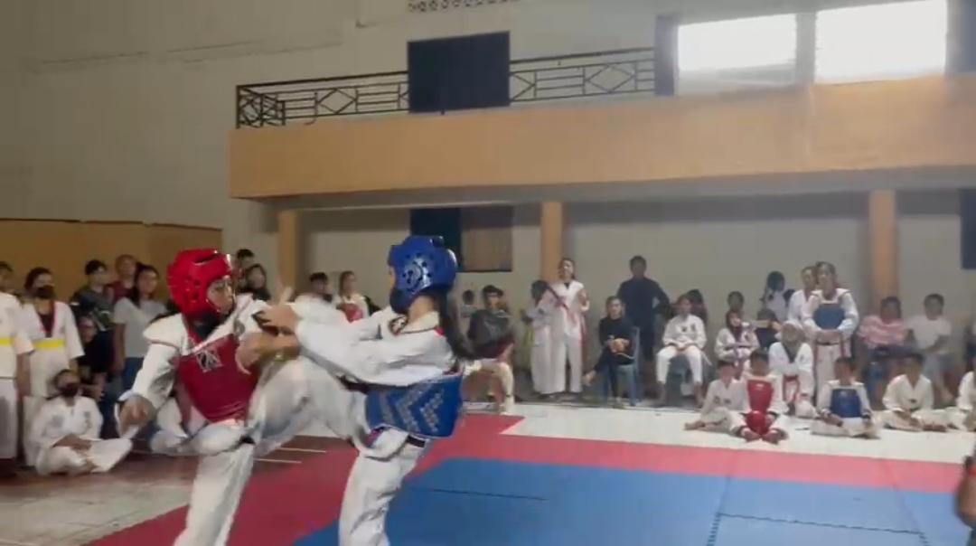 duel-atlet-taekwondo.jpg