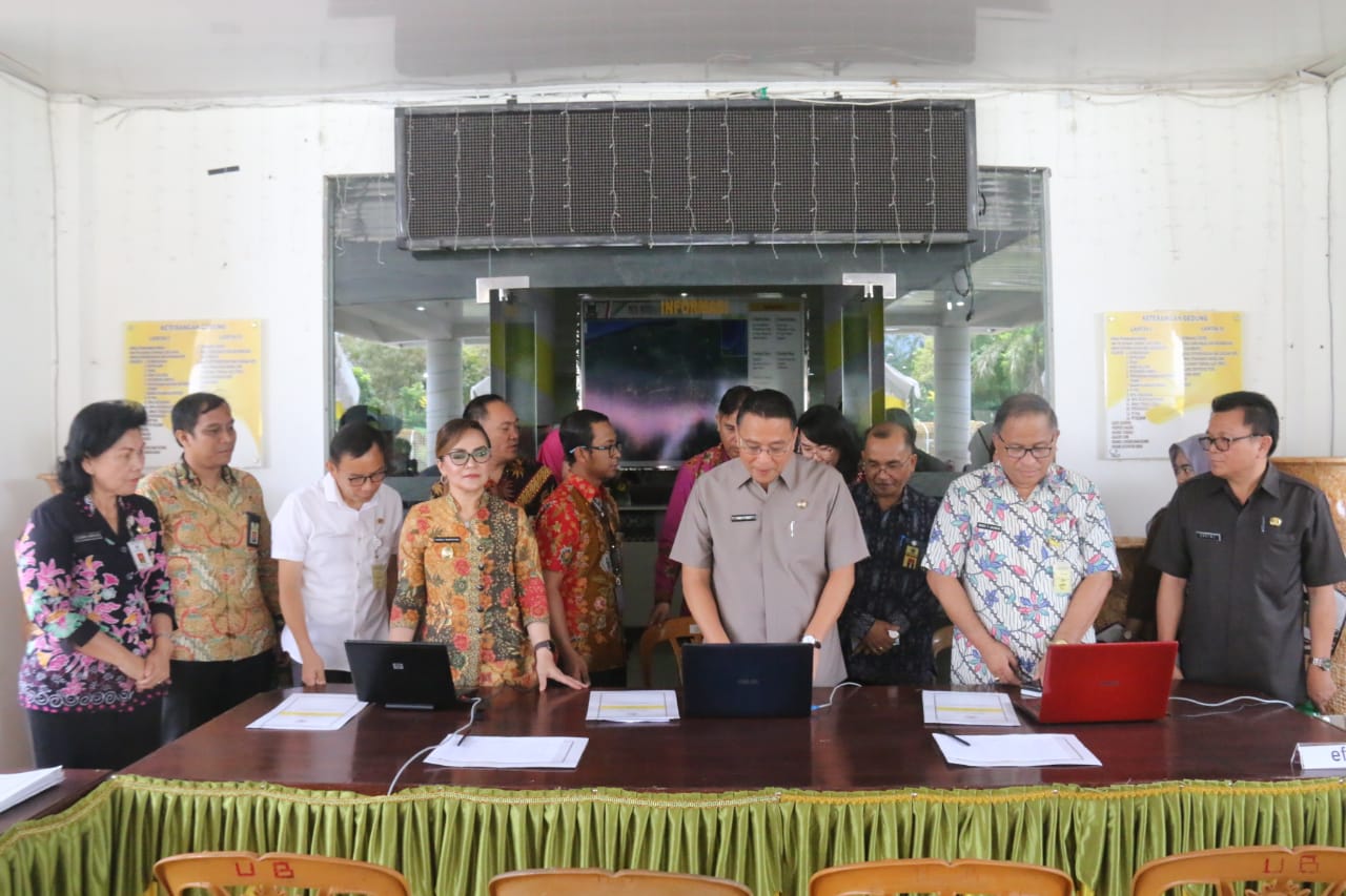 Eman dan SAS Ikut Pengisian Bersama SPT di Lingkungan Pemko Tomohon