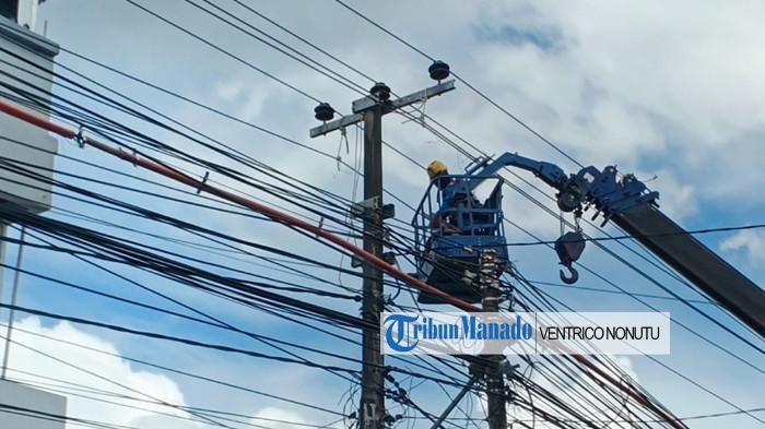 etugas-PLN-jaringan-listrik-di-daerah-Malalayang-Manado-ilustrasi-listrik.jpg