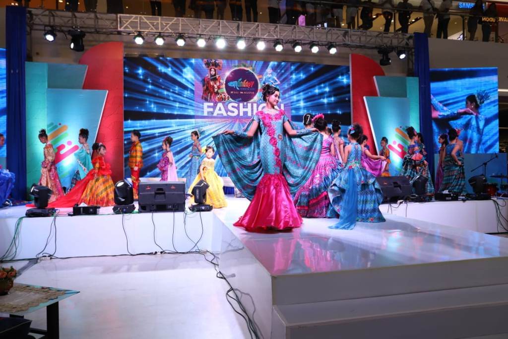 fashion-festival-manado-fiesta-2019.jpg