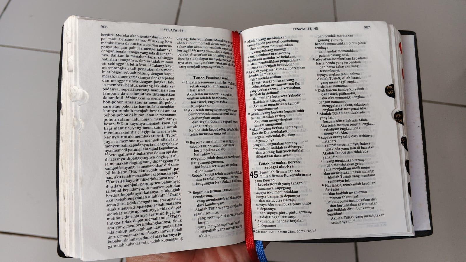 foto-alkitab-fjdjhshsii.jpg