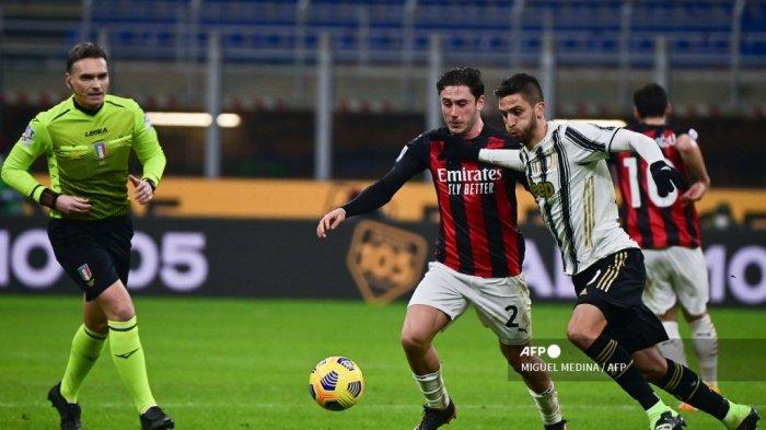 gelandang-juventus-rodrigo-bentancur-kanan-menantang-bek-italia-ac-milan-davide-calabria.jpg