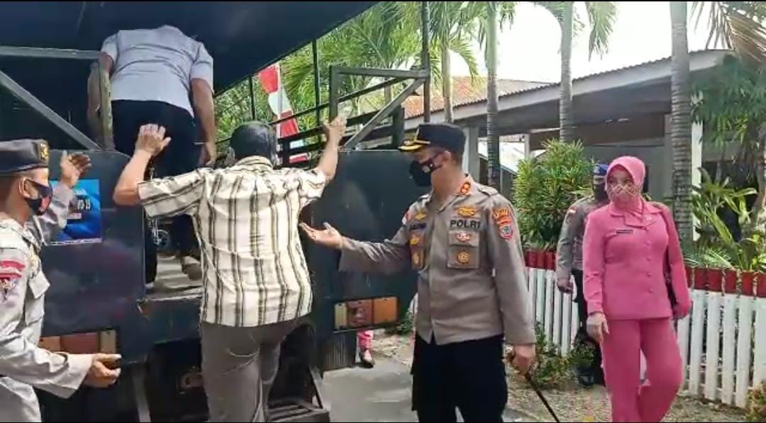 Polres Talaud Gelar Serbuan Vaksinasi Massal, Warga Dijemput dengan Mobil Dalmas