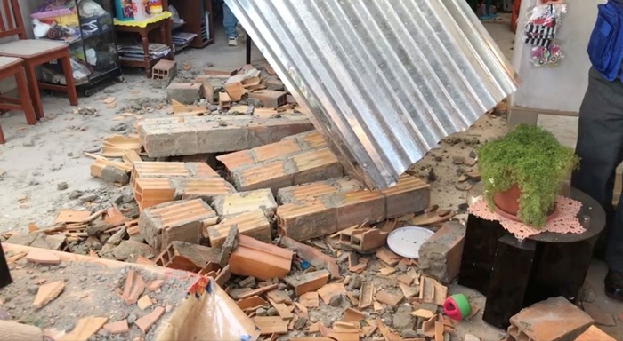 gempa-bumi-merusak-magnitudo-75-di-peru-28-november-2021-gereja-hancur-dan-makan-korban1.jpg
