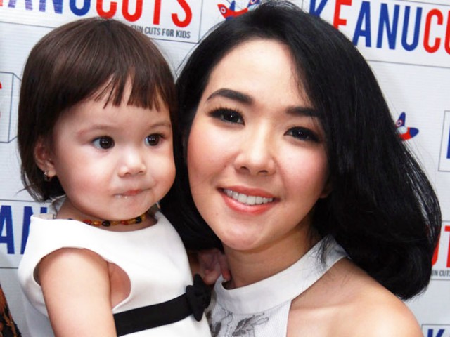 Divonis Tak Akan Hidup Lama, 4 Artis ini Berhasil Melawan Penyakit Ganas