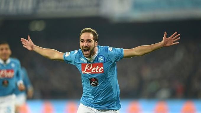 gonzalo-higuain-goal_20160608_101452.jpg
