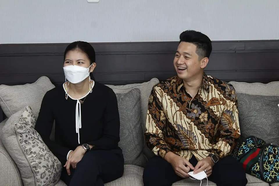 greysia-polii-ditemani-suaminya-felix-djimon-bertemu-wakil-gubernur1.jpg