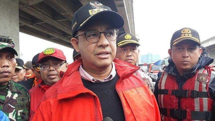 gubernur-dki-jakarta-anies-baswedan-saat-meninjau-lokasi-banjir-di-cipinang-melayu-2w67347.jpg