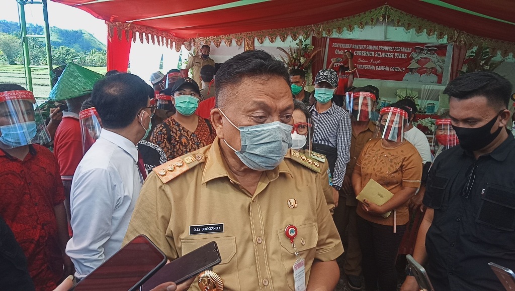 gubernur-olly-lab-pcr-sulut-bisa-periksa-2000-sampel-per-hari.jpg