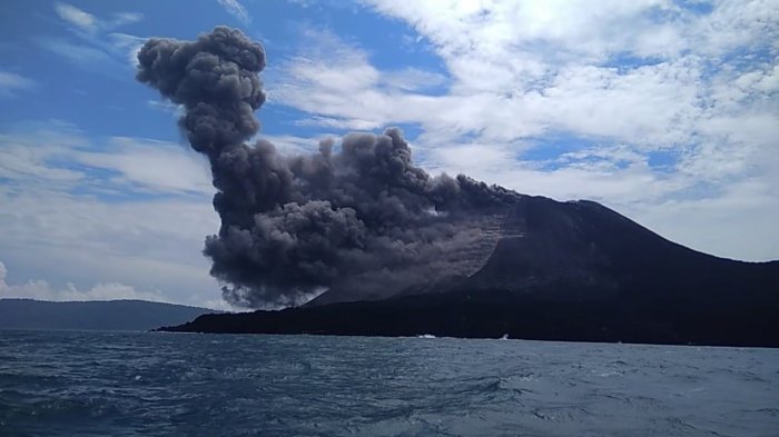 gunung-anak-krakatau_20181002_130524.jpg